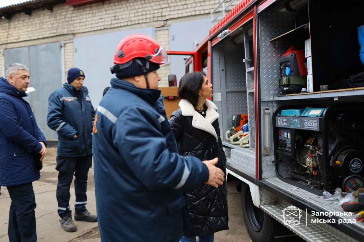 Допоможе розбирати завали - запорізькі рятувальники отримали техніку від Німеччини (фото)