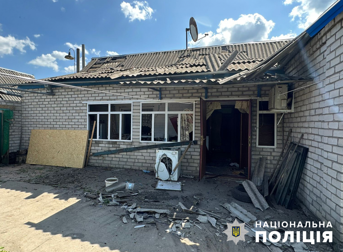 Ворог продовжує руйнувати житло у Запорізькій області - скільки повідомлень надійшло у поліцію за добу