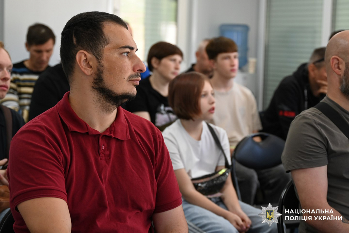У Запоріжжі ветерани та їхні родини зустрілись з хвостатими «терапевтами» (фото)
