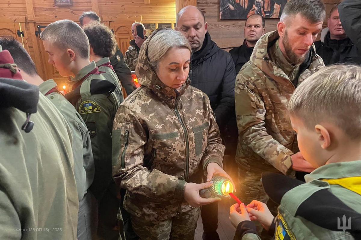 Запорізькі пластуни передали Вифлеємський вогонь на фронт (фото)