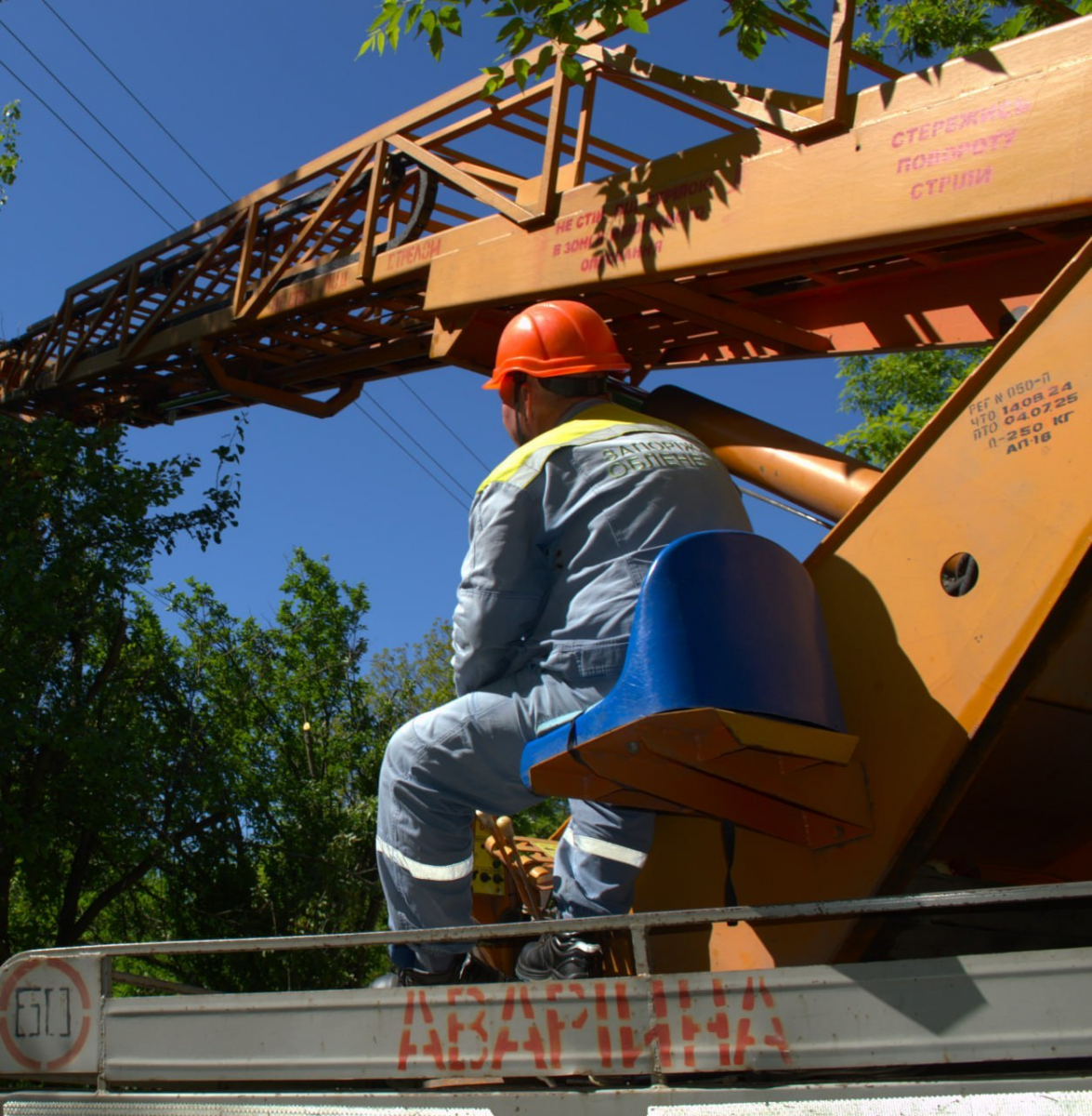 У Балабиному та Кушугумі відновили світло після триденного знеструмлення через обстріли