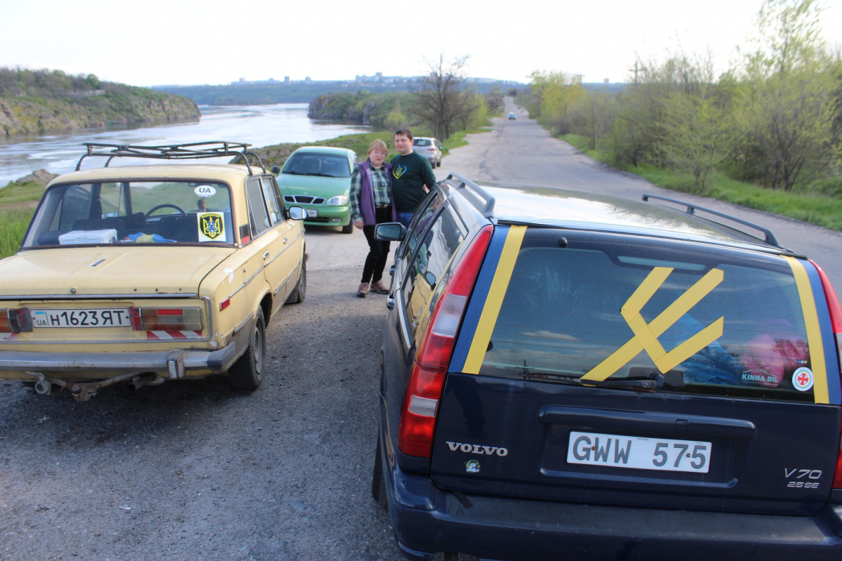 Запорізькій волонтерці доставили подарований  шведом автомобіль