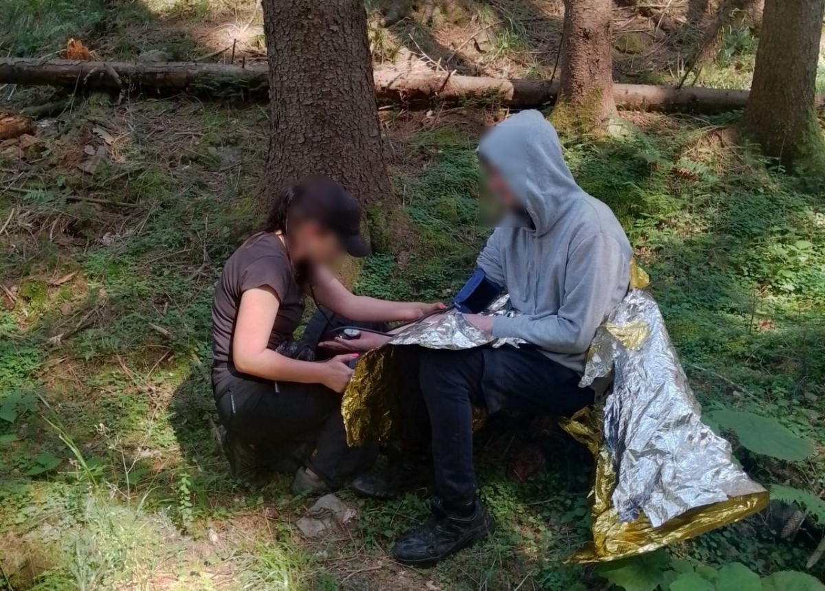 Добу блукав, замерз, не спав: запоріжець намагався незаконно потрапити через ліс до Румунії