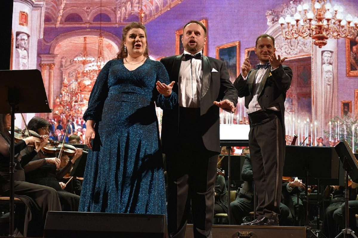 У Запоріжжі зірки оперної сцени виступили з відомим симфонічним оркестром - фото