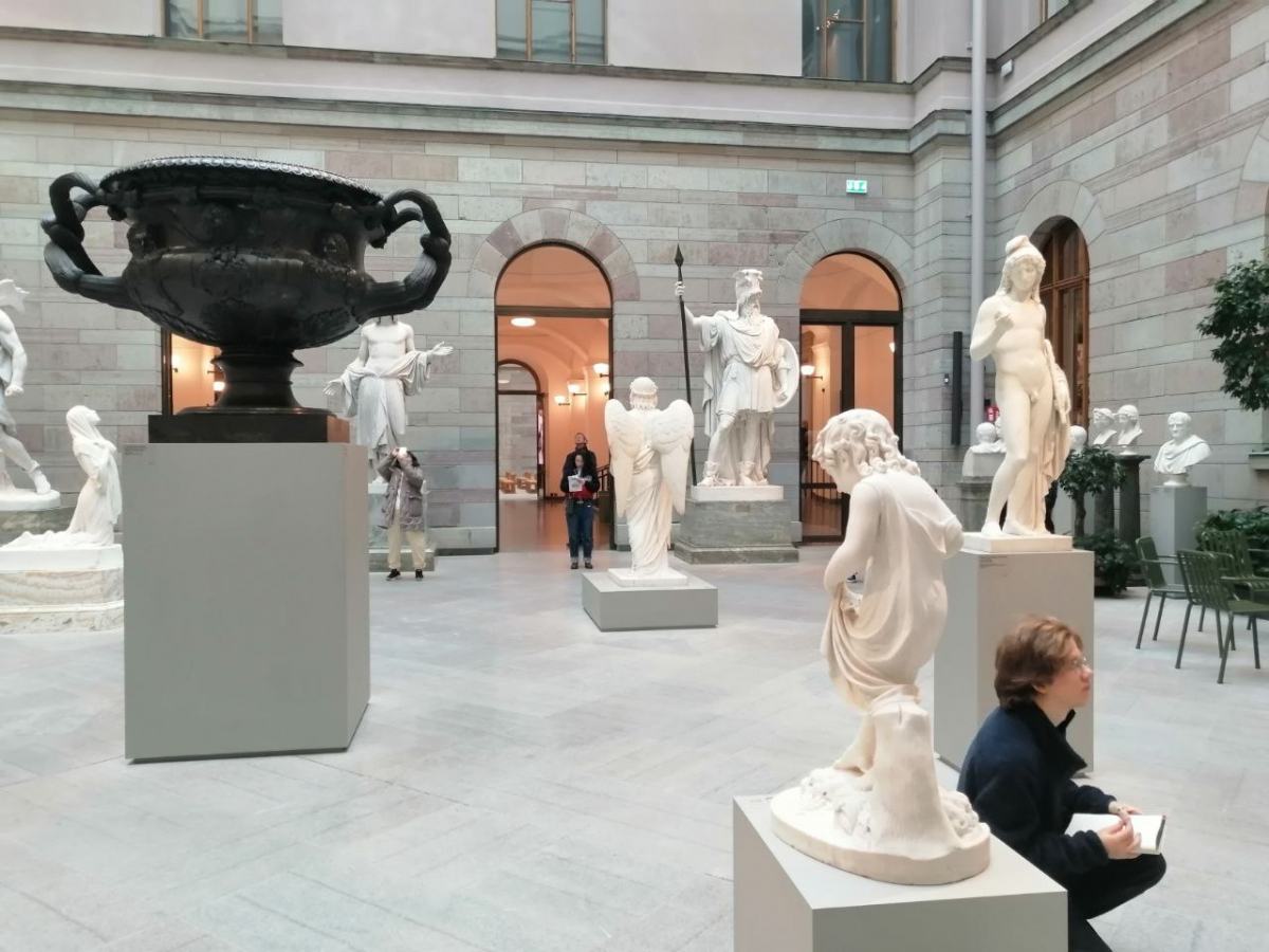 Запорізькі музейники презентували експонати королівській родині у Швеції - ексклюзивні подробиці, фото