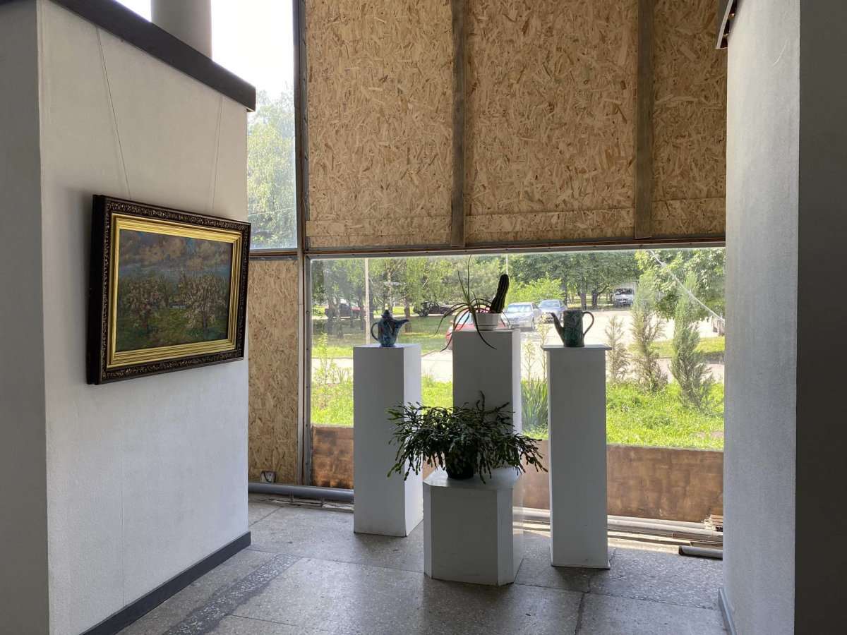 Мистецтво на уламках: у виставковому залі запорізьких художників відкриється перша під час війни виставка