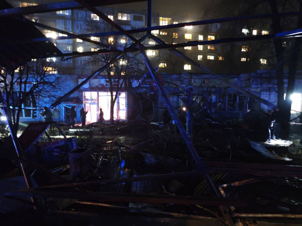 Наслідки нічного ворожого авіаудару - екологи обстежили місце атаки в одному з районів Запоріжжя