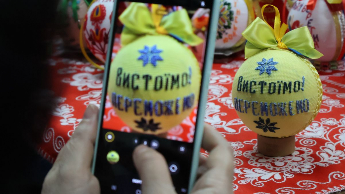 У Запоріжжі створили «музичну» колекцію вишитих кульок - фото
