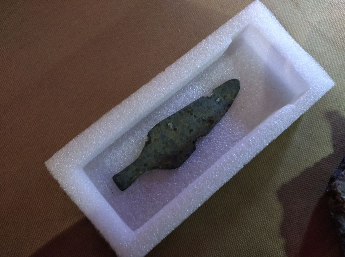 На Хортиці знайшли унікальний бронзовий кинджал - фото