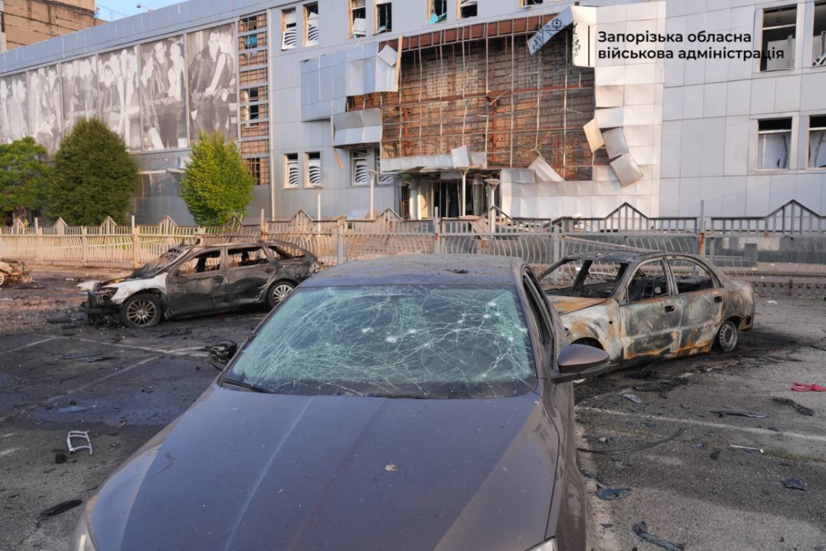 Дрони перетворили ніч на пекло – Запоріжжя атакували шахеди, є постраждалі (фото, відео)