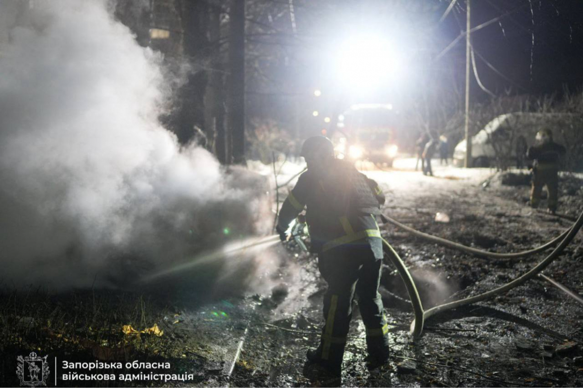 Росіяни атакували Запоріжжя в новорічну ніч — першочергові роботи з ліквідації наслідків удару завершені (фото)