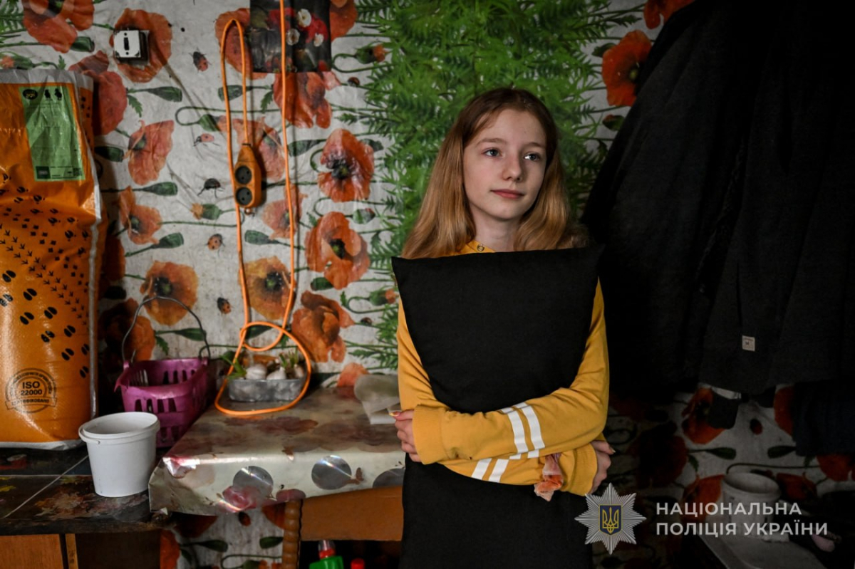 Покинув дім заради онуків: через щоденні бомбардування та дрони із Запорізького району евакуювали дві родини (фото, відео)