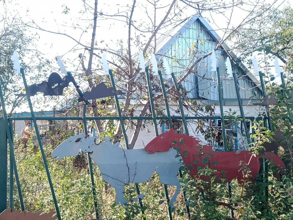 Росіяни обстріляли музей-садибу родини Махно у Гуляйполі - фото