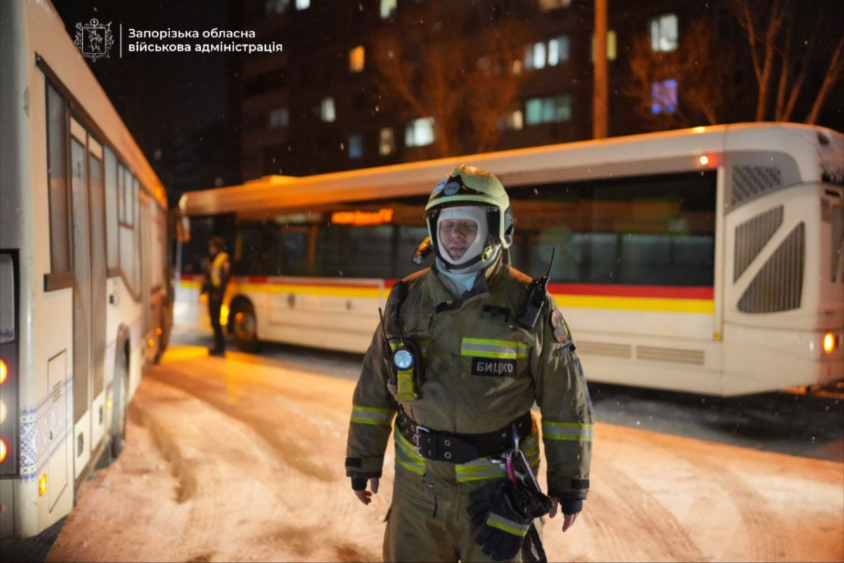 Від вибуху загинула жінка, є постраждалі, серед них - діти: що відомо про удар по Запоріжжю 17 лютого (фото)