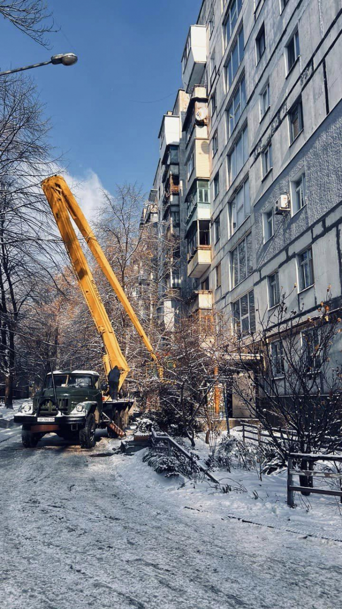 Як виглядають запорізькі будинки, що постраждали від ракетних ударів ворога 8 січня - невідкладні роботи з ліквідації наслідків завершили