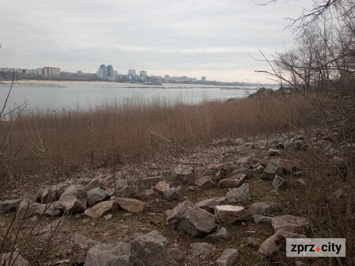 Води стало більше - як виглядає узбережжя Хортиці наприкінці зими (фото)