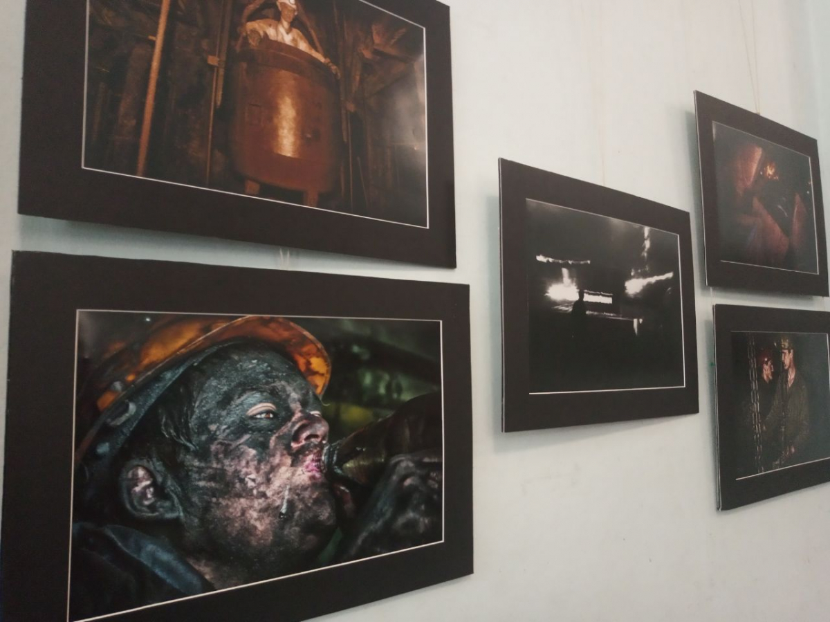 Фотохудожник з Кривого Рогу робив світлини під землею на глибині понад 1000 метрів - нова виставка у Запоріжжі