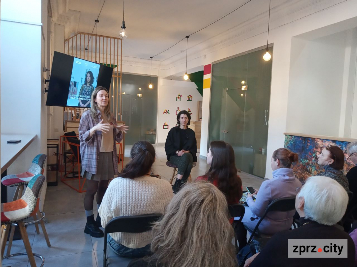 "Мені здавалася прикольною думка прикрашати тіло частинами тіла": у Запоріжжі побувала художниця, чиї скульптури можуть зачарувати і шокувати (фото)