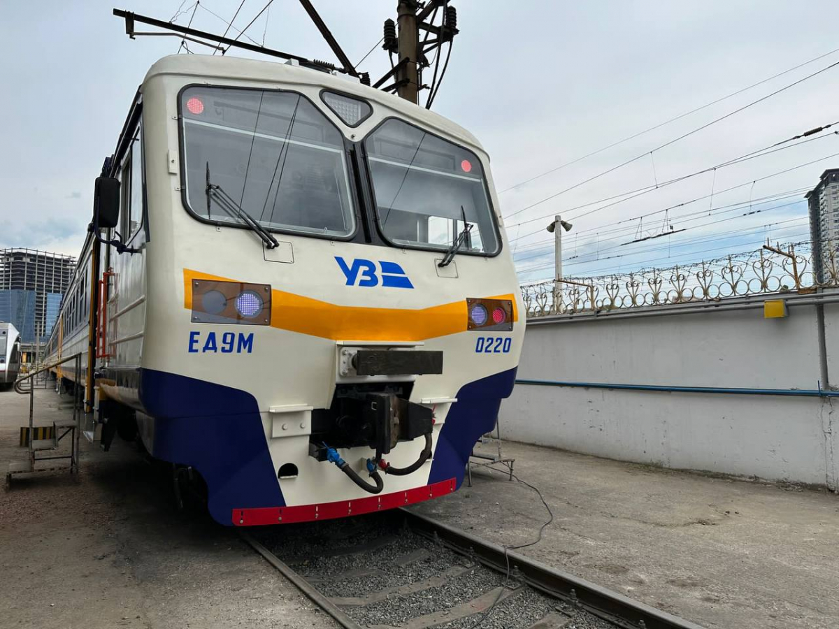 «Укрзалізниця» скасувала евакуаційні вагони із Запоріжжя до Львова: що трапилося