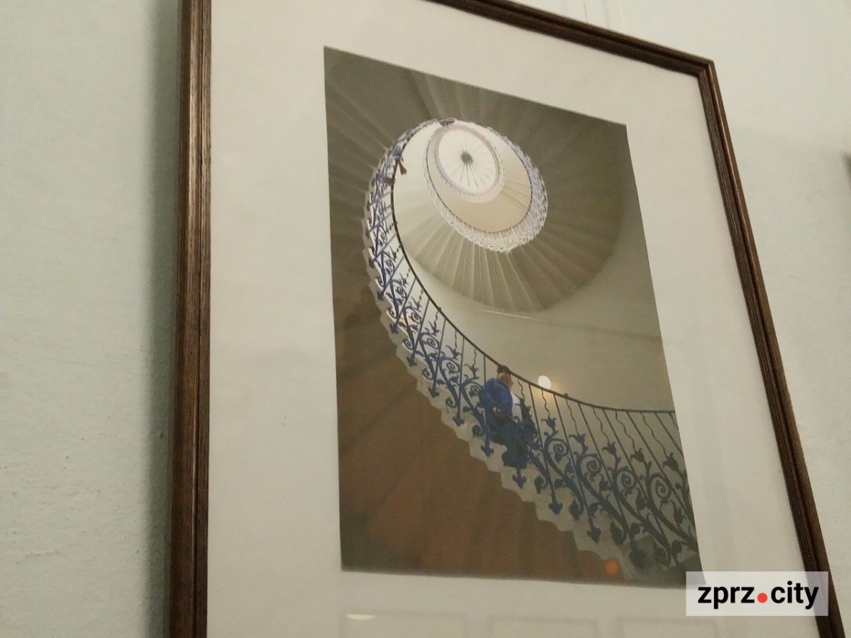 Запорізькі фотохудожники завершують рік великою виставкою - показали багато еротики