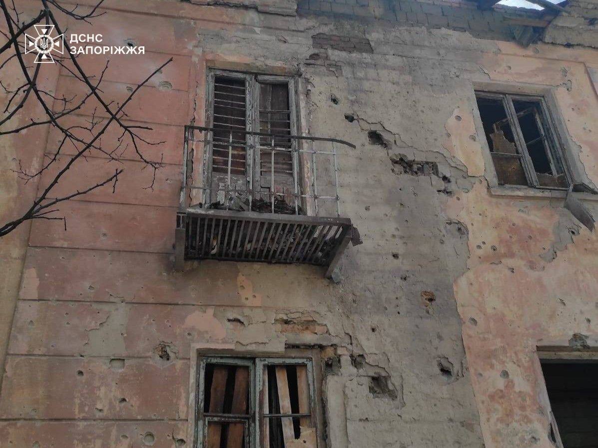 Ударили «шахедом» по соціальному центру: у Запоріжжі поранено дитину — що розповіли свідки (фото, відео)