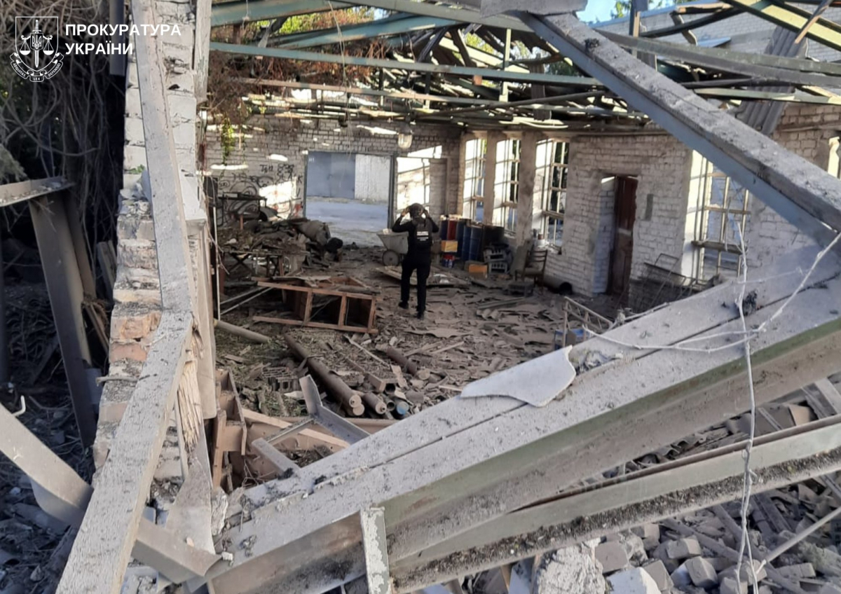 "Осередок вибуху був буквально за два будинки від нас" - що розповідають очевидці масованого авіаудару по Запоріжжю (відео, фото)