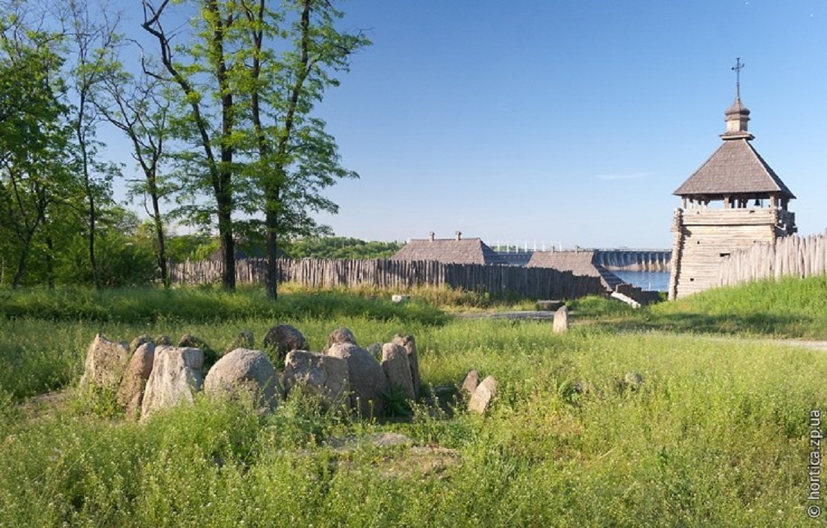 Побудували понад п'ять тисяч років тому - як у Запоріжжі знайшли кам'яні конструкції квітянської культури
