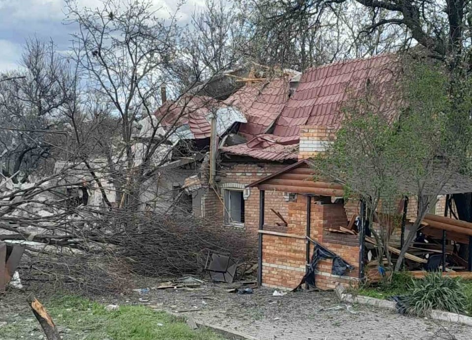 Безпілотники атакували Біленьке та Лежине: у Запорізькому районі поранені жінки (фото)