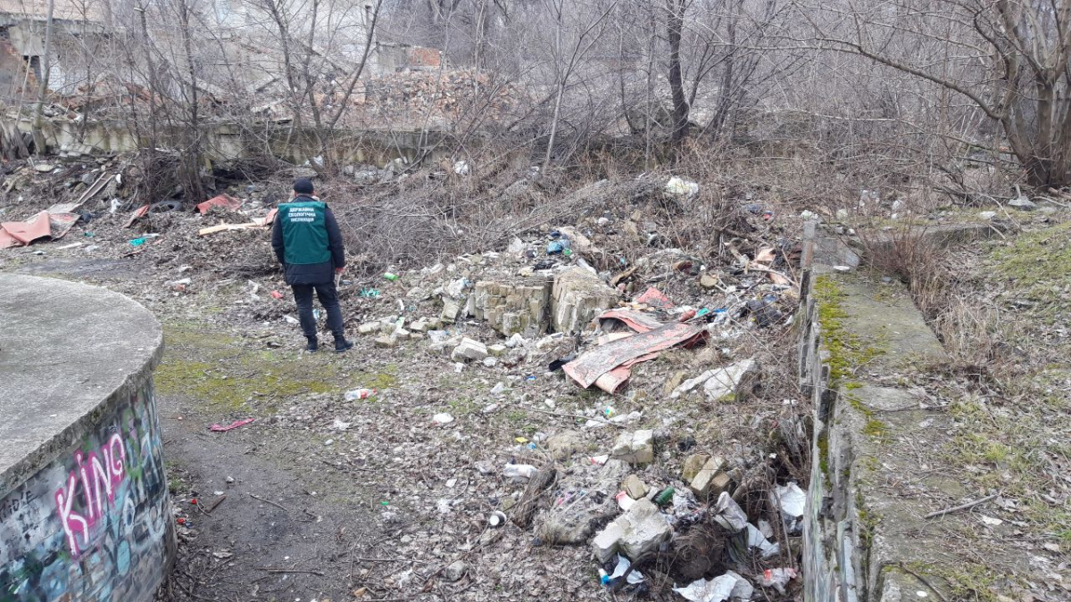 У двох районах Запоріжжя виявили незаконні сміттєзвалища – фото