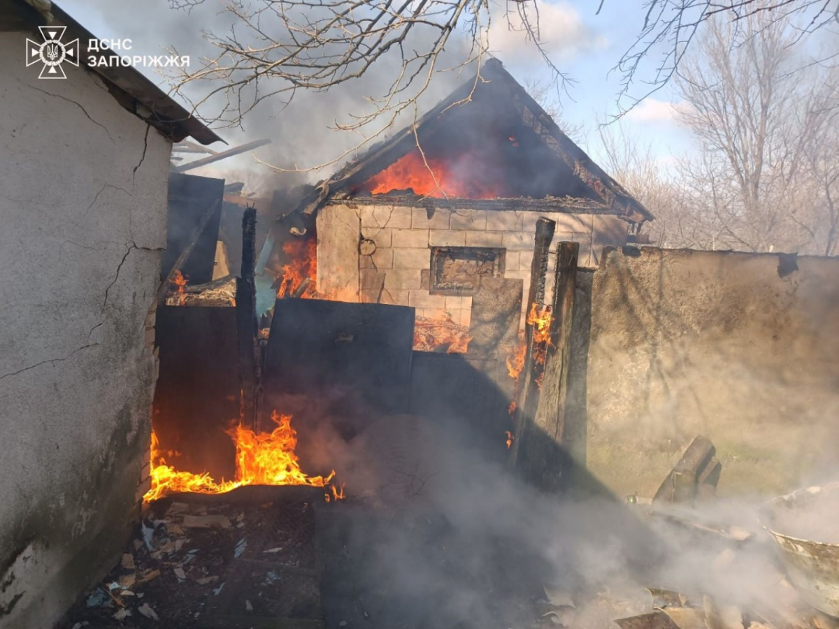 Опинився під завалами - внаслідок ворожих обстрілів Запорізької області був поранений чоловік (фото)