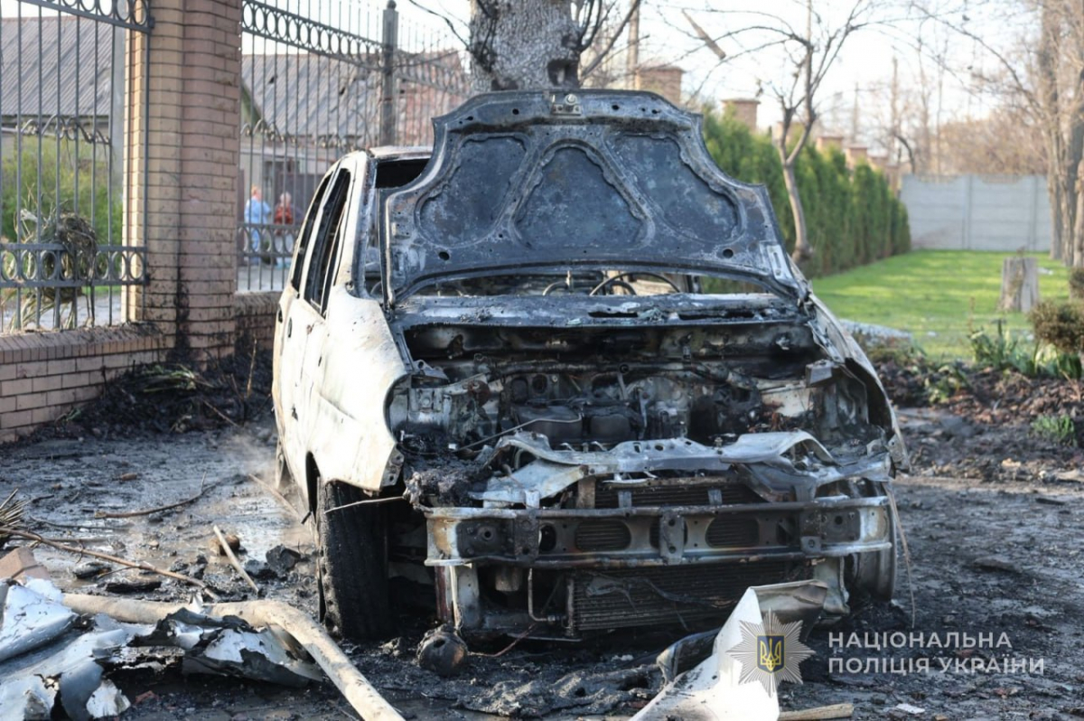 Авіабомба влучила поруч із церквою: у Запоріжжі внаслідок удару загинув чоловік, є поранені (фото, відео)