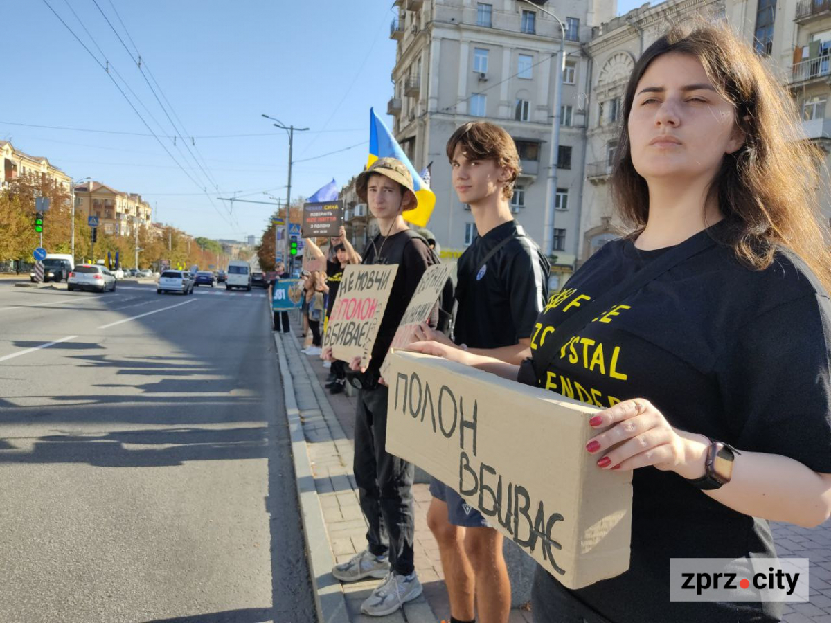 Бути їхнім голосом - у Запоріжжі відбулася акція на підтримку полонених захисників (фото)