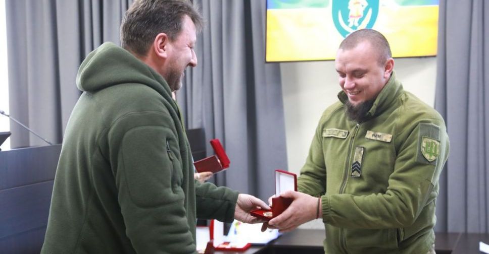 Запорізькі військові отримали почесні нагороди до Дня Збройних Сил України - фото