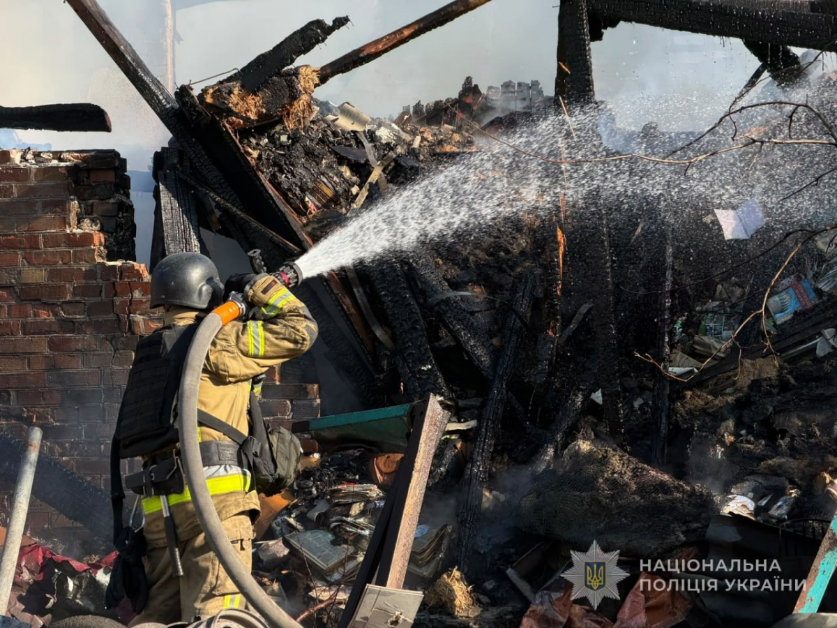 КАБи вдарили по Запоріжжю: у приватному секторі загинули люди, триває пошук під завалами (фото, відео)