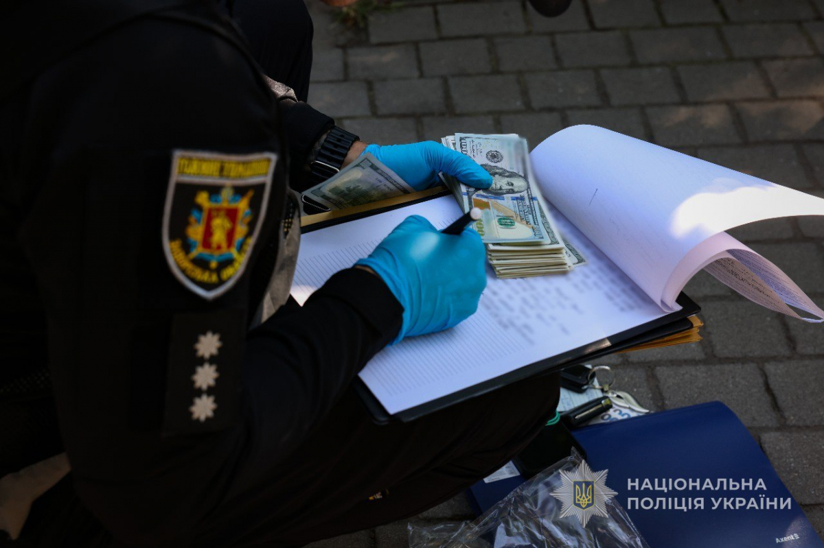 Продавав “білий квиток” - у Запоріжжі чоловік пропонував за гроші уникнути мобілізації (фото)