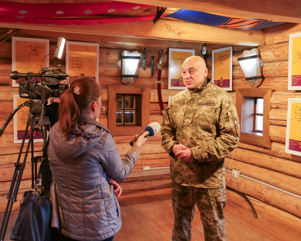 "Зараз мандруємо дорогами війни": власник відомої туристичної компанії служить на Запорізькому напрямку 