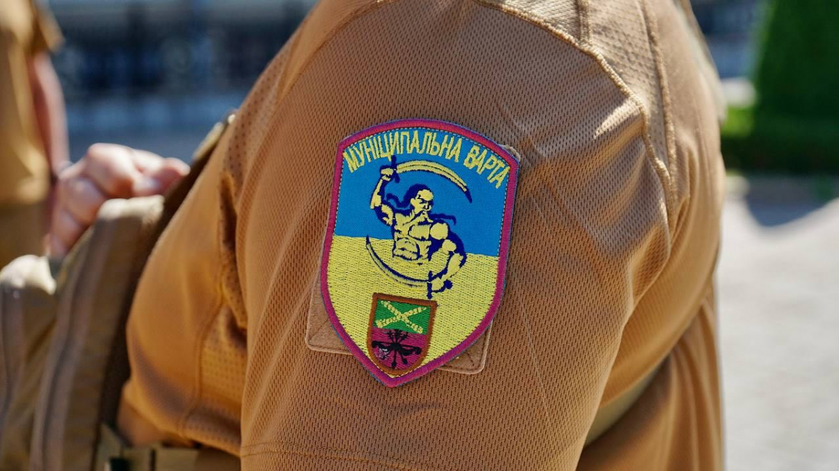 Примусово прибрали — у центрі Запоріжжя звільнили територію від незаконного МАФа (фото)