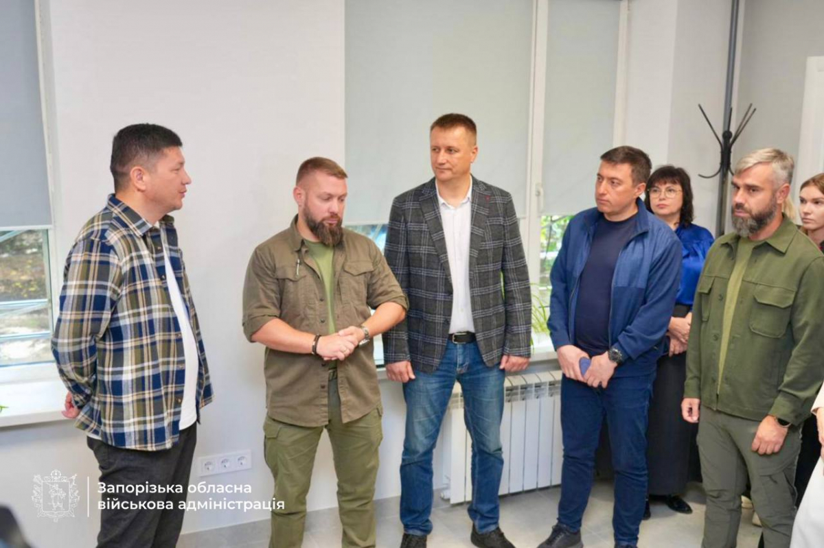 Фахівці та необхідні послуги поруч: у Запоріжжі відкрили перший Простір турботи про ветеранів (фото)