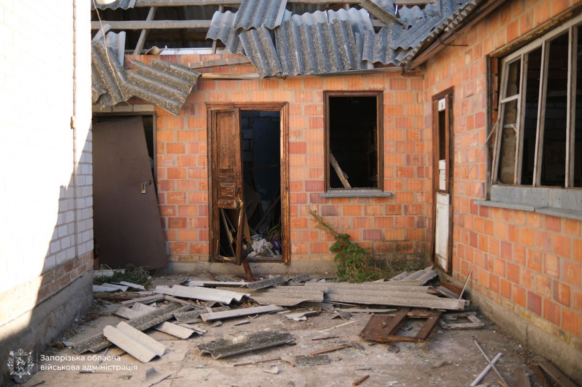 Чоловіку з вагітною дружиною довелося рятуватися з будинку через вікно - що розповідають очевидці ворожого обстрілу Запорізького району