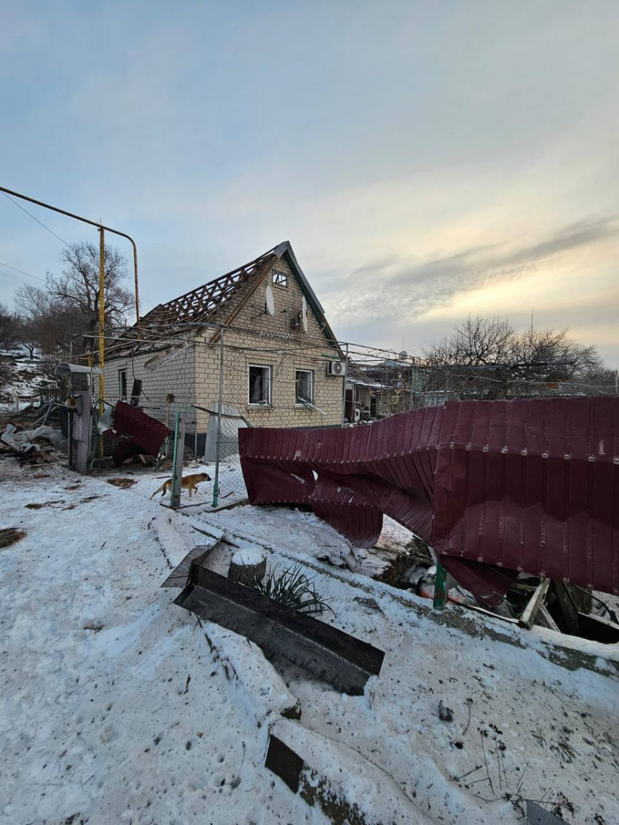 Атака на Запорізький район: росіяни поранили людину та пошкодили будинки КАБами (фото)