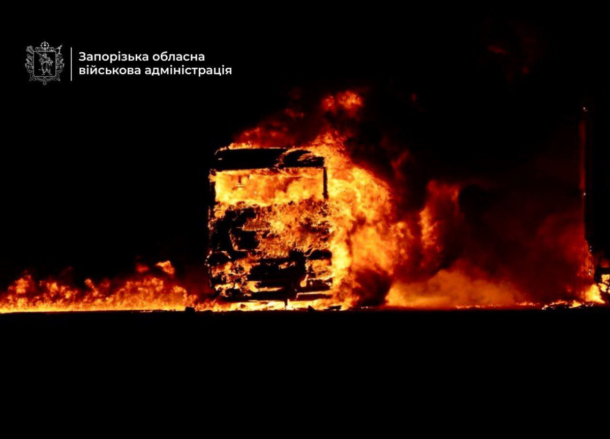 Били з РСЗВ та авіацією - росіяни обстріляли Запоріжжя та Запорізьки район, є загиблий та поранені (фото, відео)