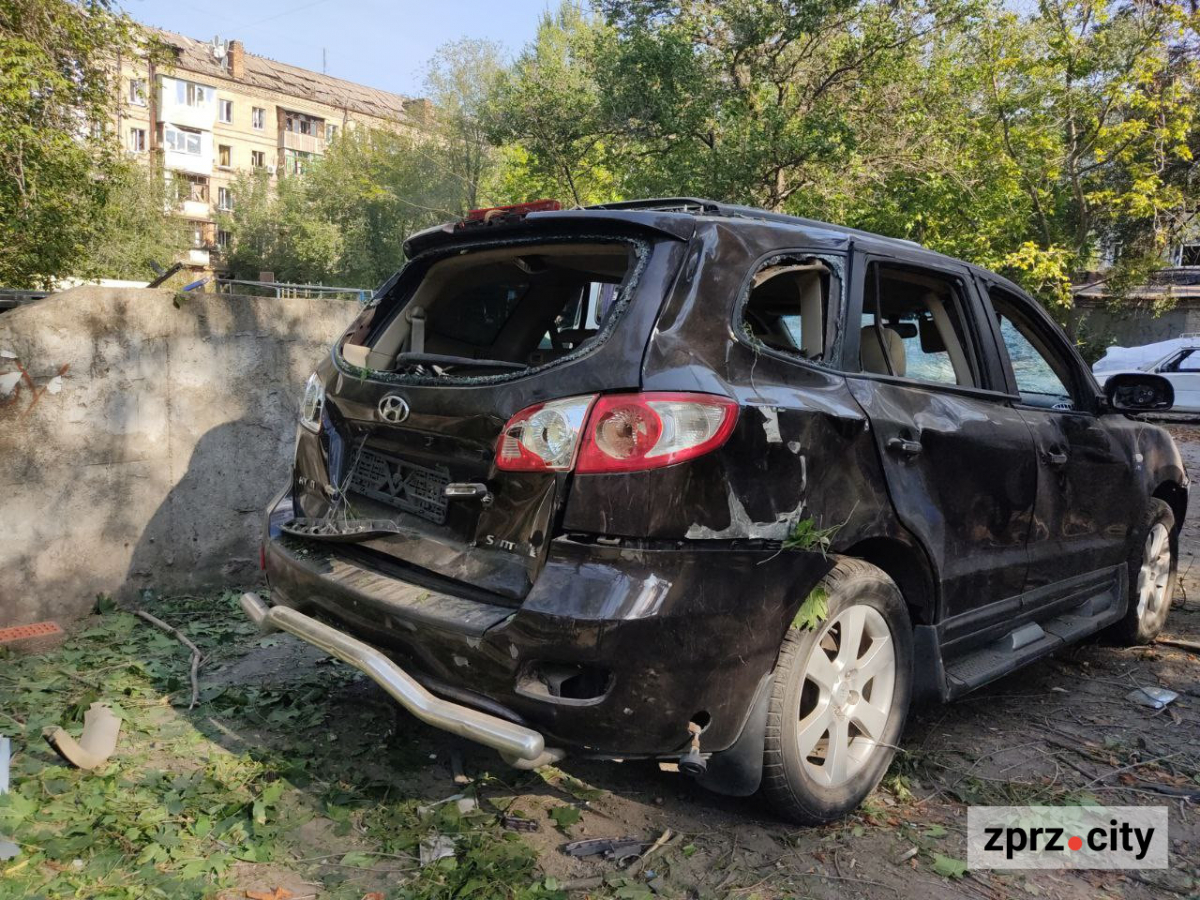 На вулицю в одному халатику - що розповідають очевидці нічного масованого обстрілу Запоріжжя (фото)