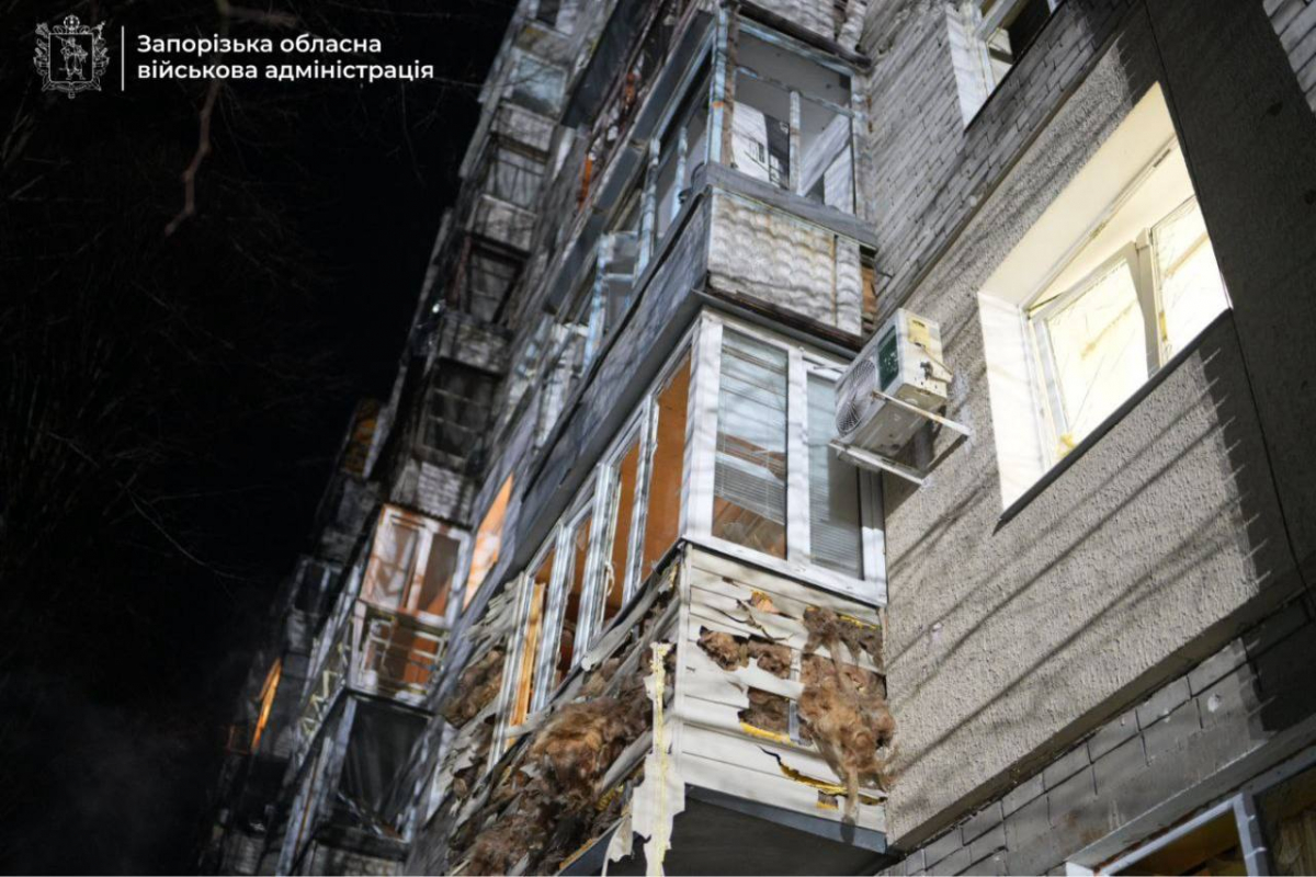 Росіяни атакували Запоріжжя в новорічну ніч — першочергові роботи з ліквідації наслідків удару завершені (фото)