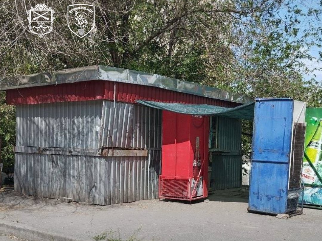 У Шевченківському районі Запоріжжя три дні тривав демонтаж незаконної тимчасової споруди на вул. Чарівній, 117.