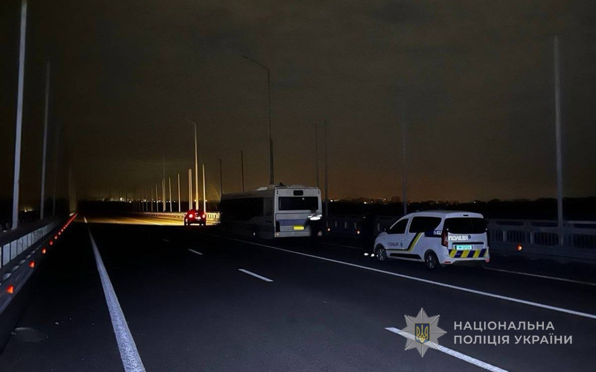 Били по рятувальниках і автобусу: на Запоріжжі внаслідок ударів дронами поранено двох людей (фото)