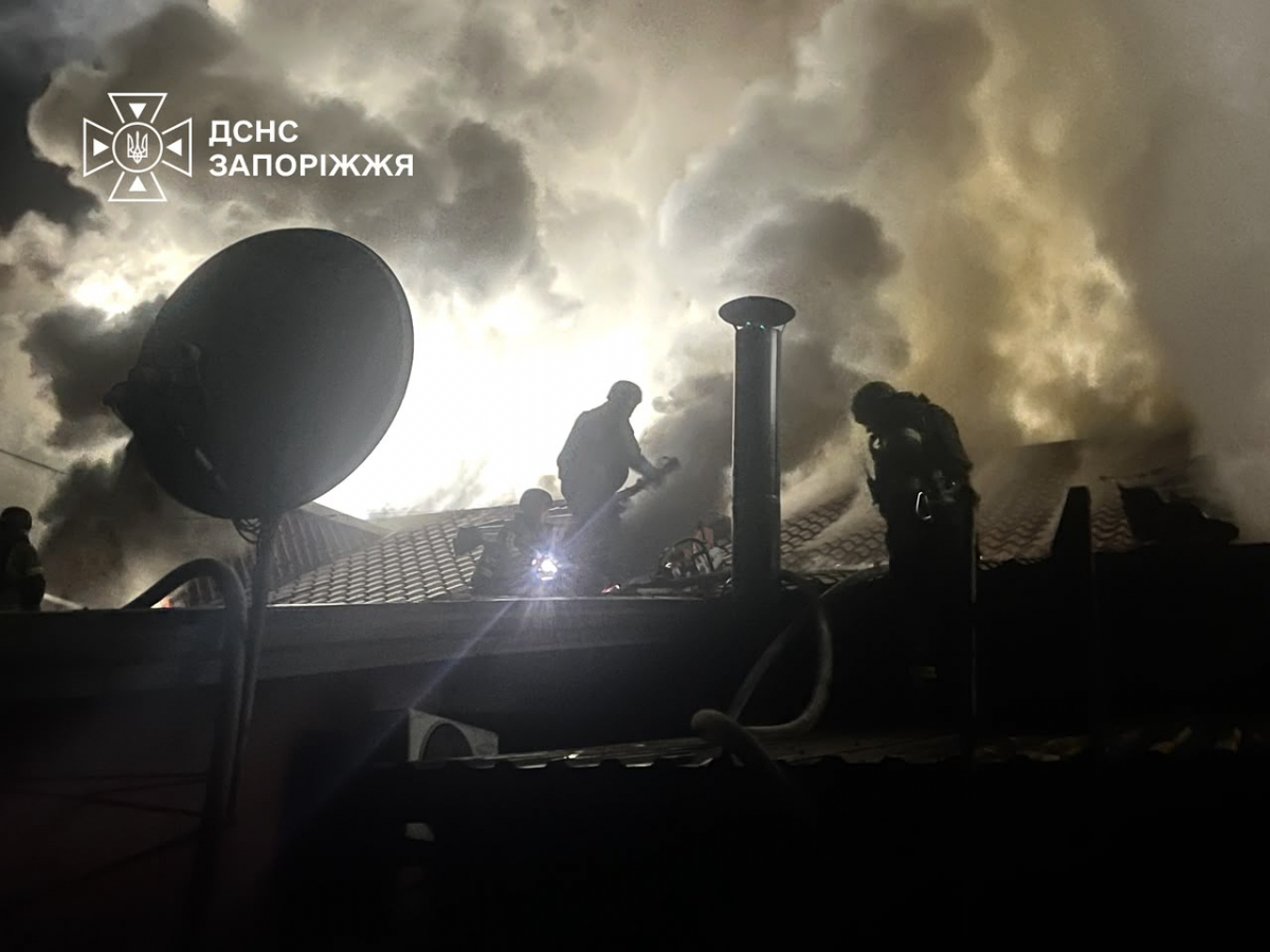Атака на маршрутку та ранковий удар БпЛА: на Запоріжжі внаслідок обстрілів є загибла та поранені (фото, відео)