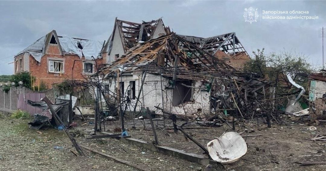 За добу російські війська завдали 1049 ударів по 60 населених пунктах. Дві людини загинули, ще 11 отримали поранення.