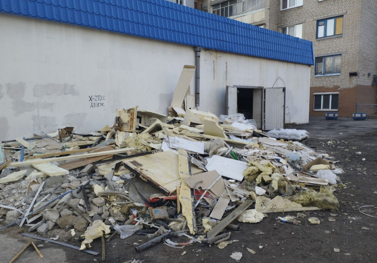 Робив ремонт та залишив гору сміття – у Запоріжжі оштрафували порушника