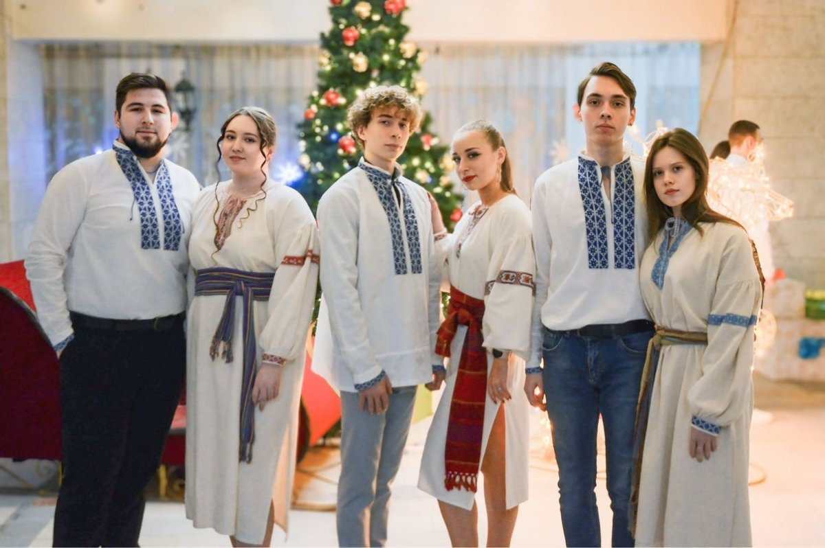 Свято з важливою метою: в Запоріжжі провели новорічний бал на підтримку захисників (фото, відео)