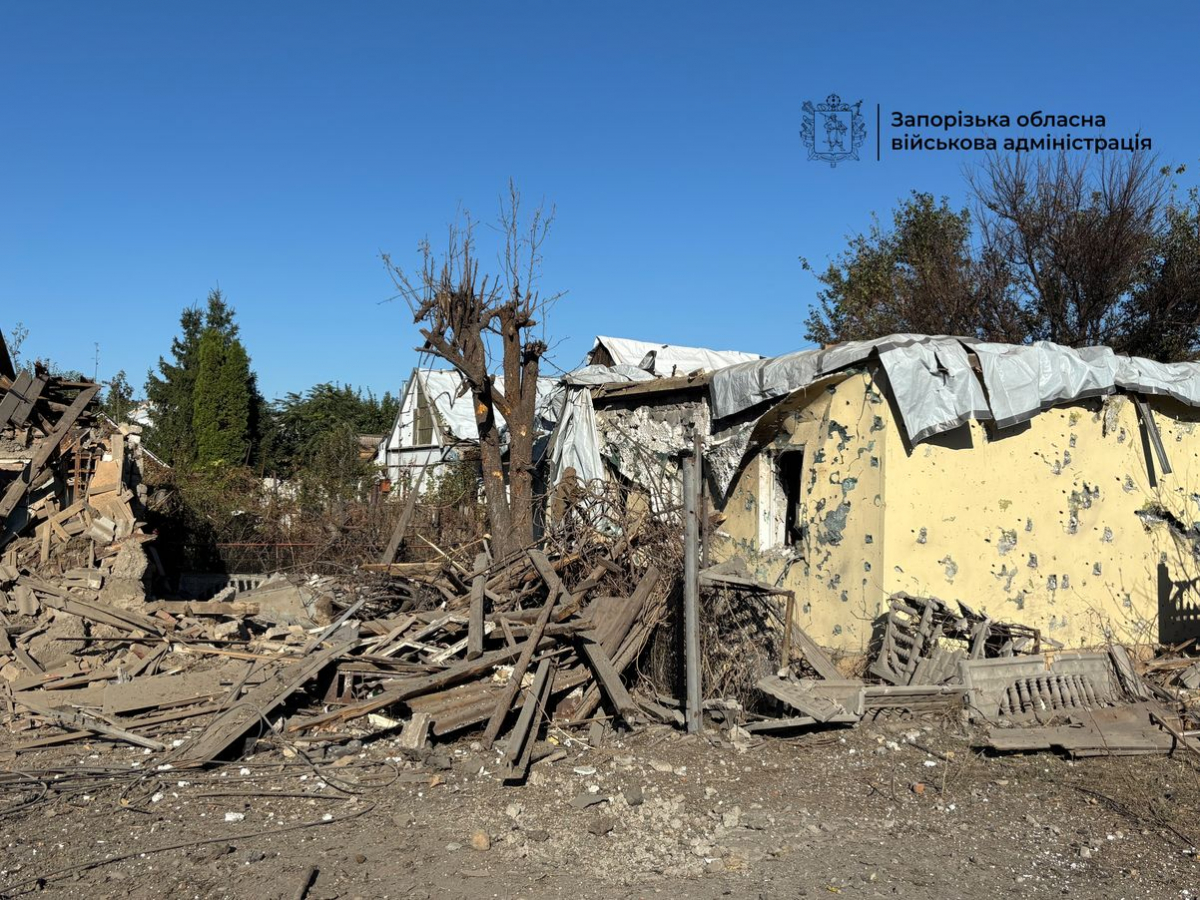 "Осередок вибуху був буквально за два будинки від нас" - що розповідають очевидці масованого авіаудару по Запоріжжю (відео, фото)